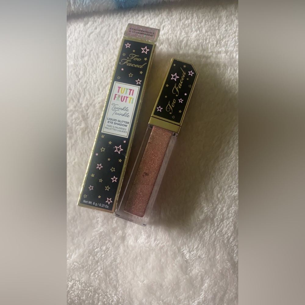 Liquid eyeshadow